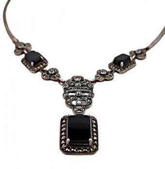 Stříbrný luxusní kolier s onyxem Stříbrný luxusní kolier s onyxem