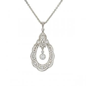 Platinový přívěsek s přírodními diamanty Art Deco  Platinový přívěsek s přírodními diamanty Art Deco