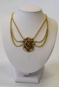 Řetízkový náhrdelník s kamejí Řetízkový náhrdelník s kamejí