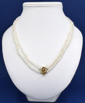 Perlový dvouřadý náhrdelník se zlatým uzávěrem